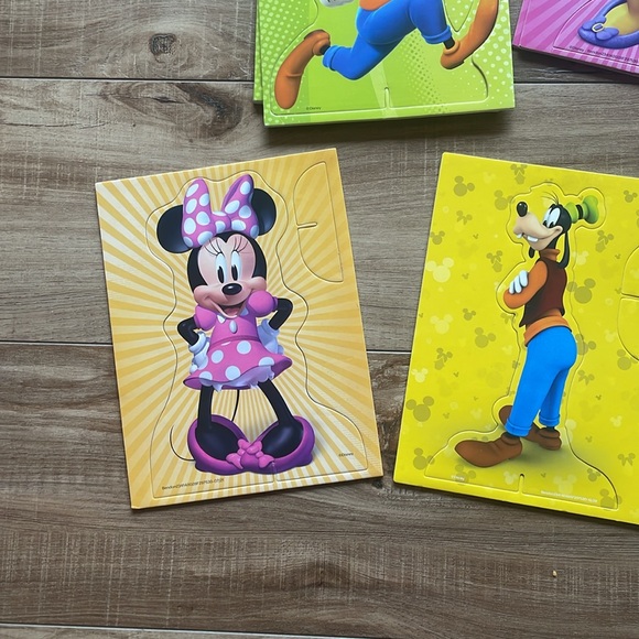 15 Cardboard Mickey Mouse Characters With Stand - Picture 2 of 7